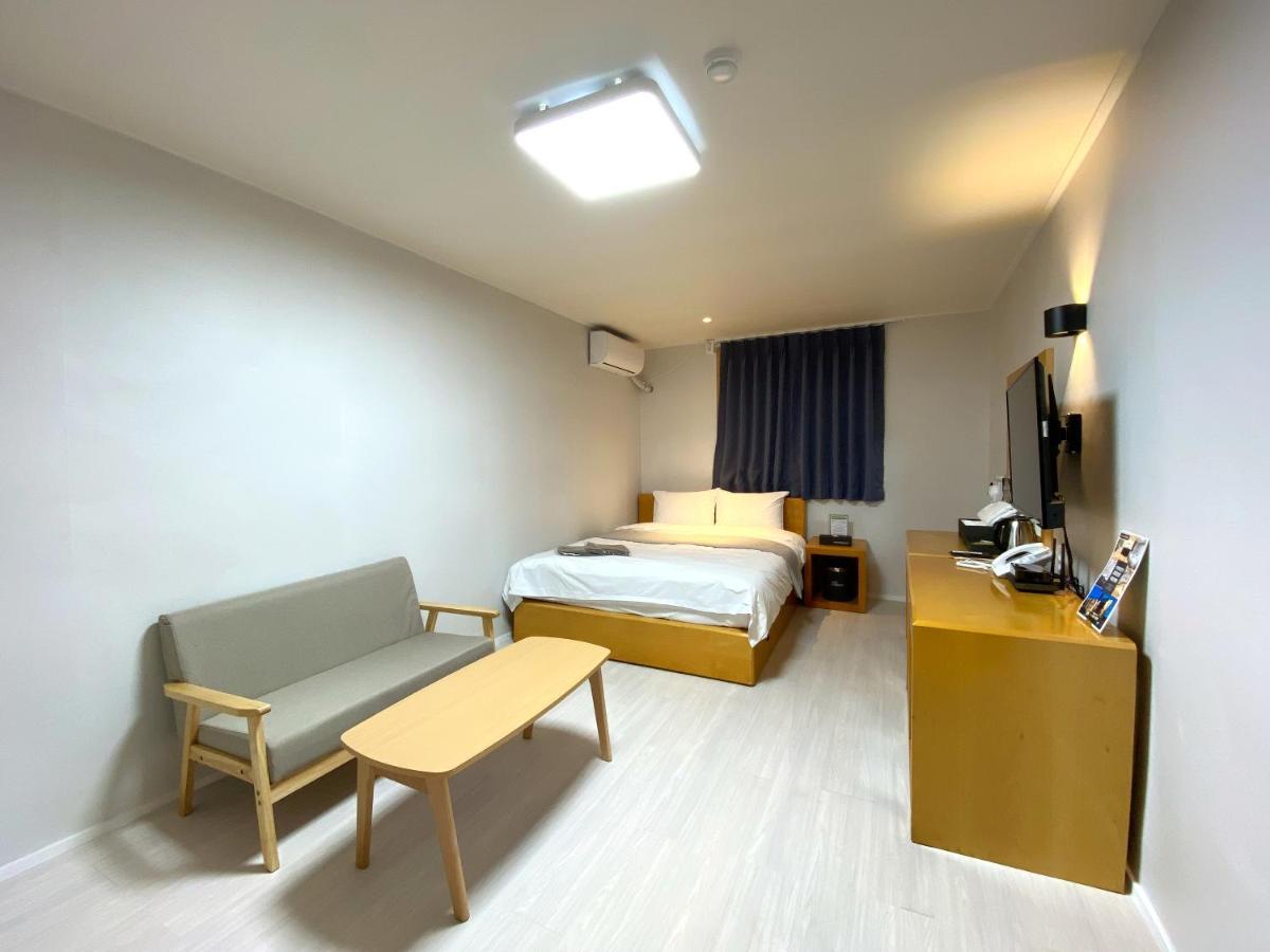 Suanbo Hot Spring Healing Hotel Chungju Bagian luar foto