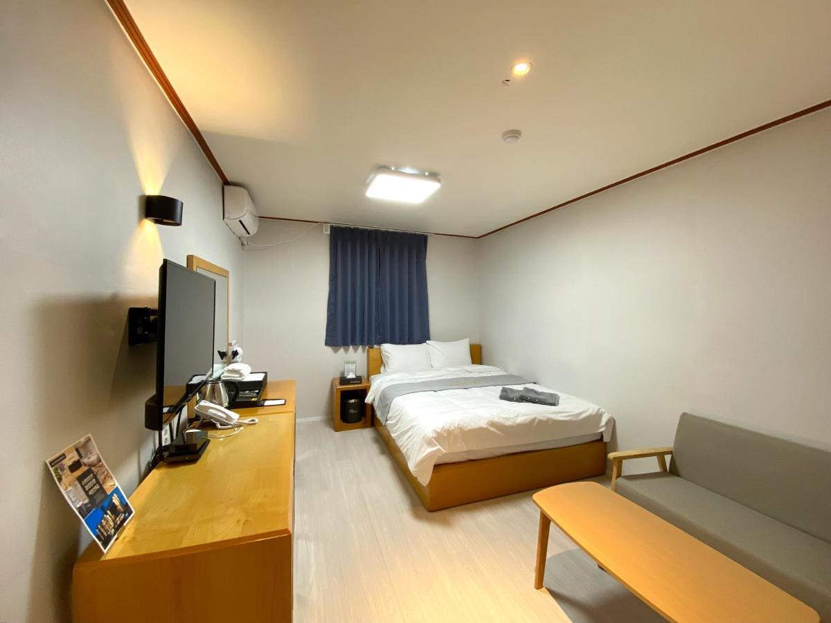 Suanbo Hot Spring Healing Hotel Chungju Bagian luar foto