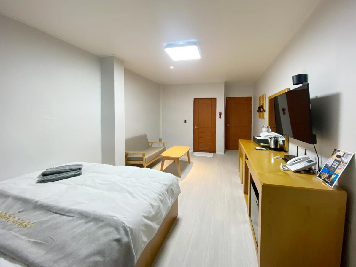 Suanbo Hot Spring Healing Hotel Chungju Bagian luar foto