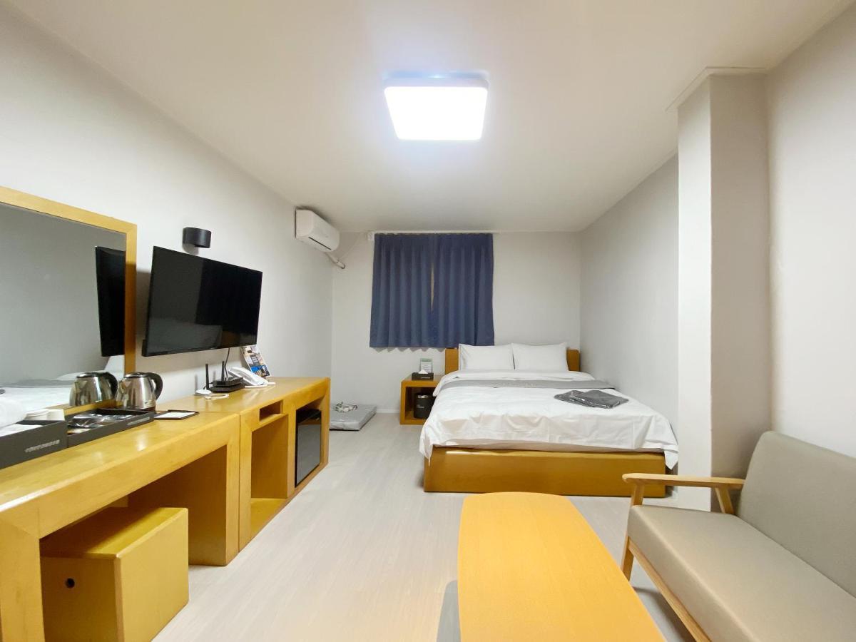 Suanbo Hot Spring Healing Hotel Chungju Bagian luar foto