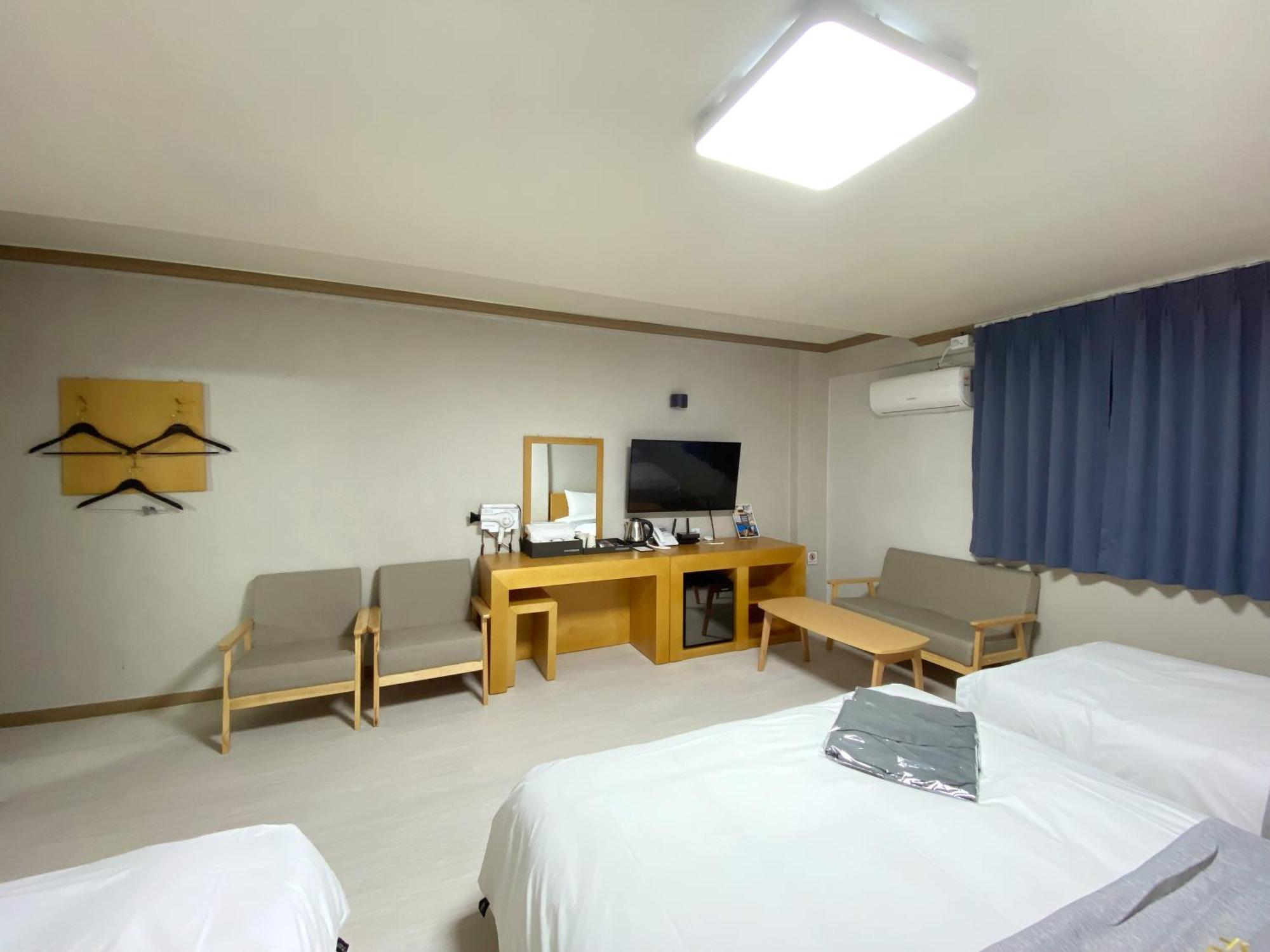 Suanbo Hot Spring Healing Hotel Chungju Bagian luar foto