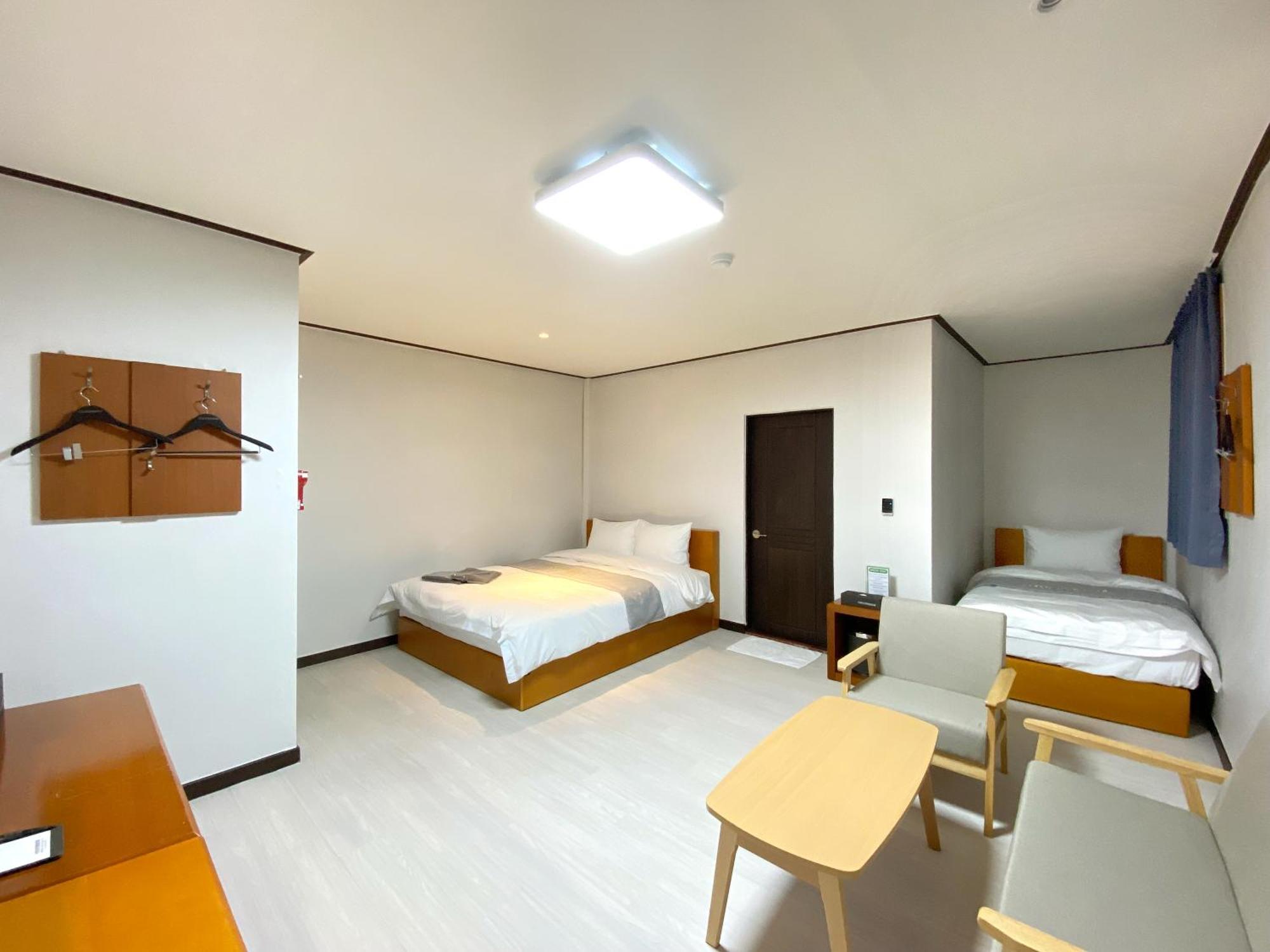 Suanbo Hot Spring Healing Hotel Chungju Bagian luar foto