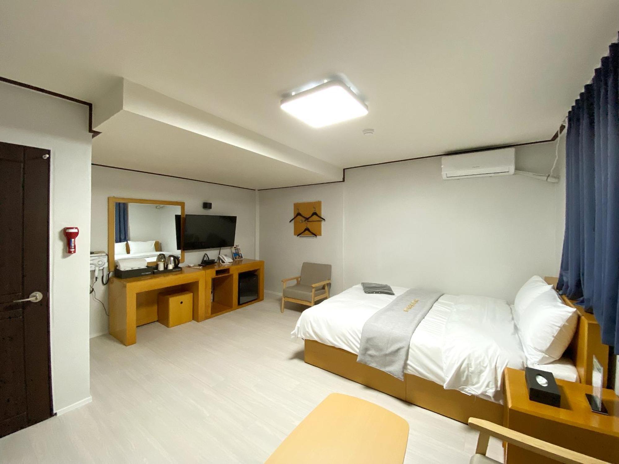 Suanbo Hot Spring Healing Hotel Chungju Bagian luar foto